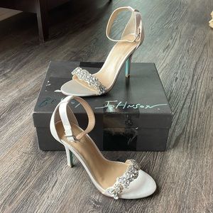 NWB Betsey Johnson Erin Heels